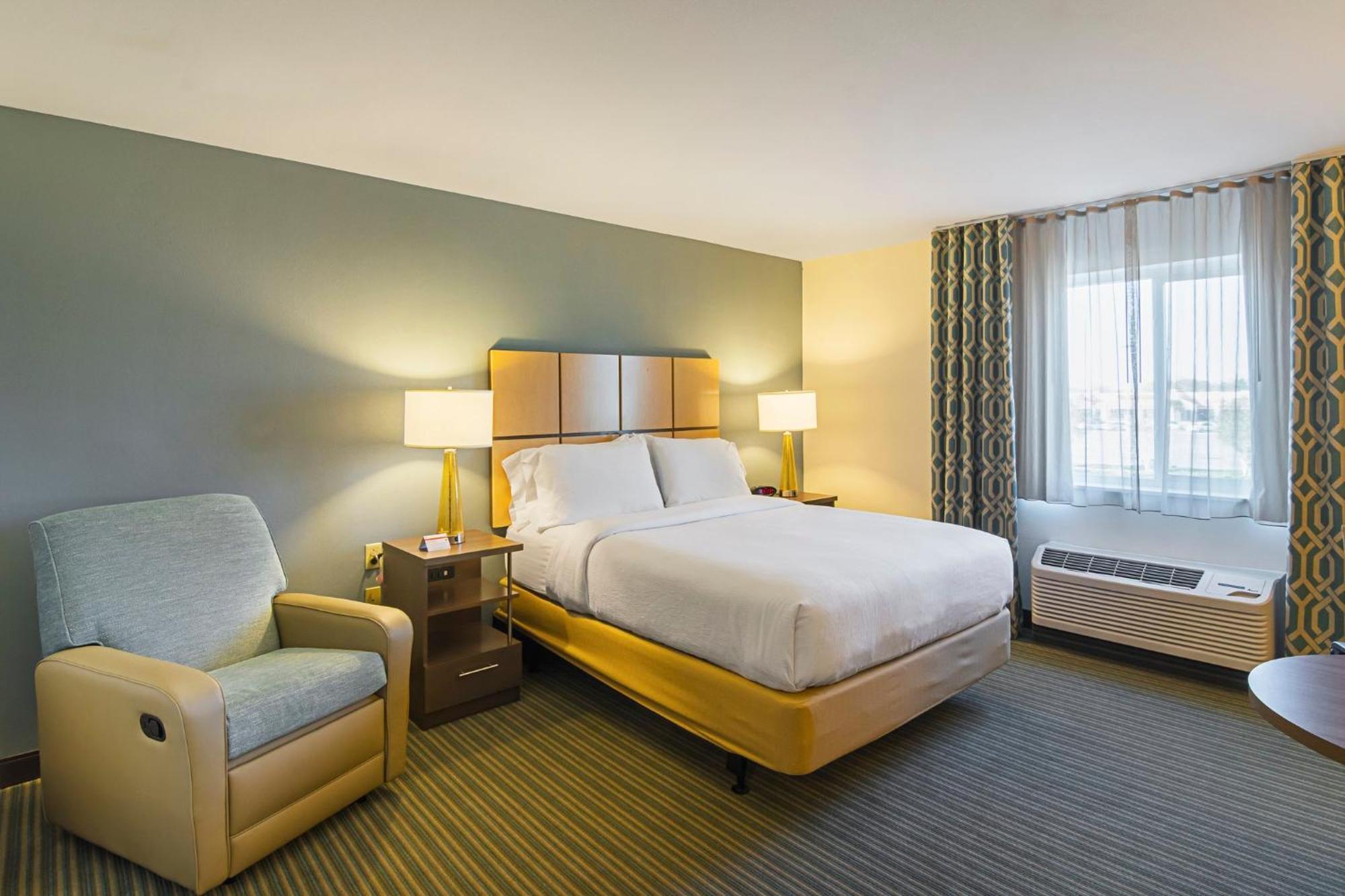 Candlewood Suites - Pensacola - University Area By Ihg Exterior photo